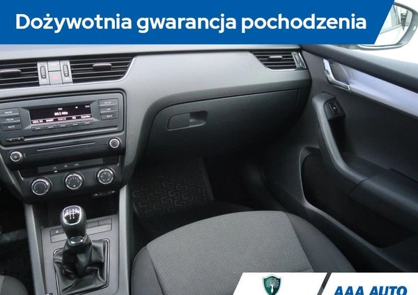 Skoda Octavia cena 35000 przebieg: 198669, rok produkcji 2014 z Kępno małe 232